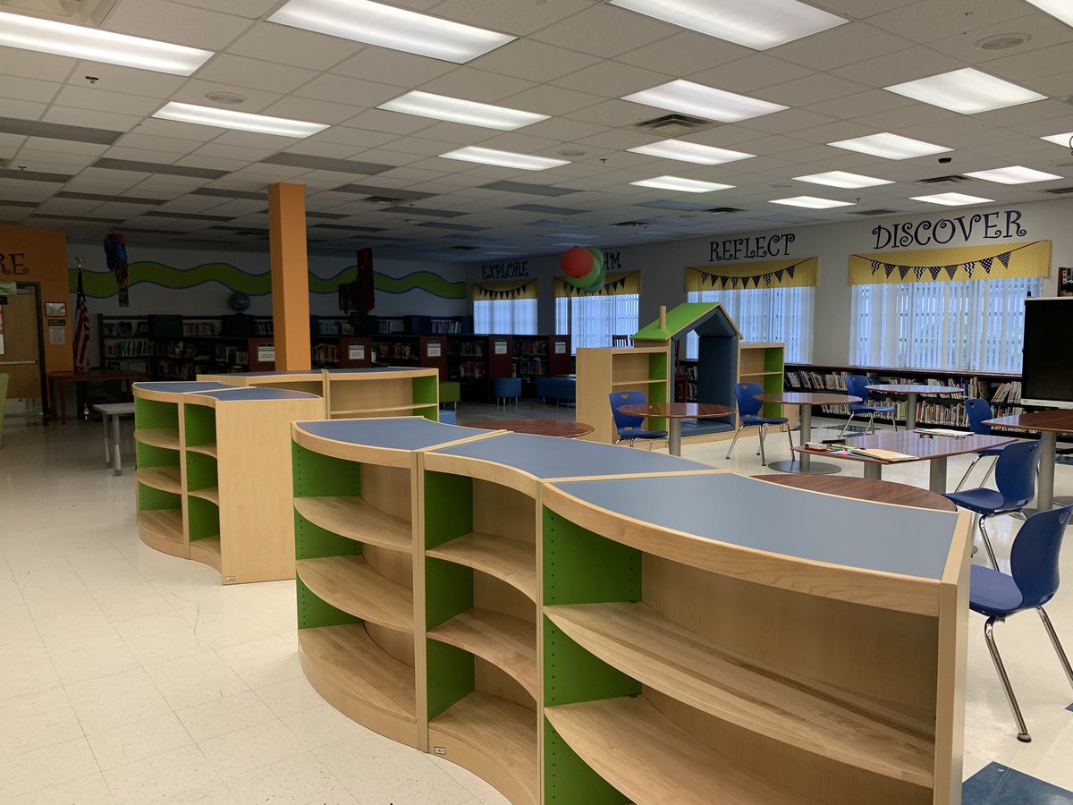 EpsteinCaroline's tweet photo. Today was my day at school😔 and my ❤️ mirrors my before and after photos. Looking forward to being reunited again @BinksForestES with @bfesfinearts @MichellaLevy @MsKarenBerard @pbcsd #PBCSDVirtualSchoolLibrary @LibraryCurrent @emapbc https://t.co/fMW1fINn5h