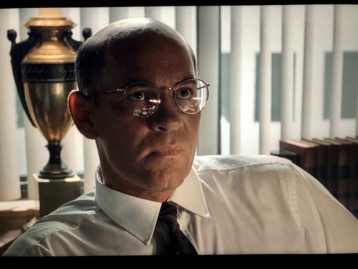 My favorite thing about the X Files is that it really doesn’t give a single fuck about any character that isn’t Mulder or Scully.That being said, I do fucking LOVE when AD Skinner starts coming into his own. The things Mitch Pileggi can do with one Look... 
