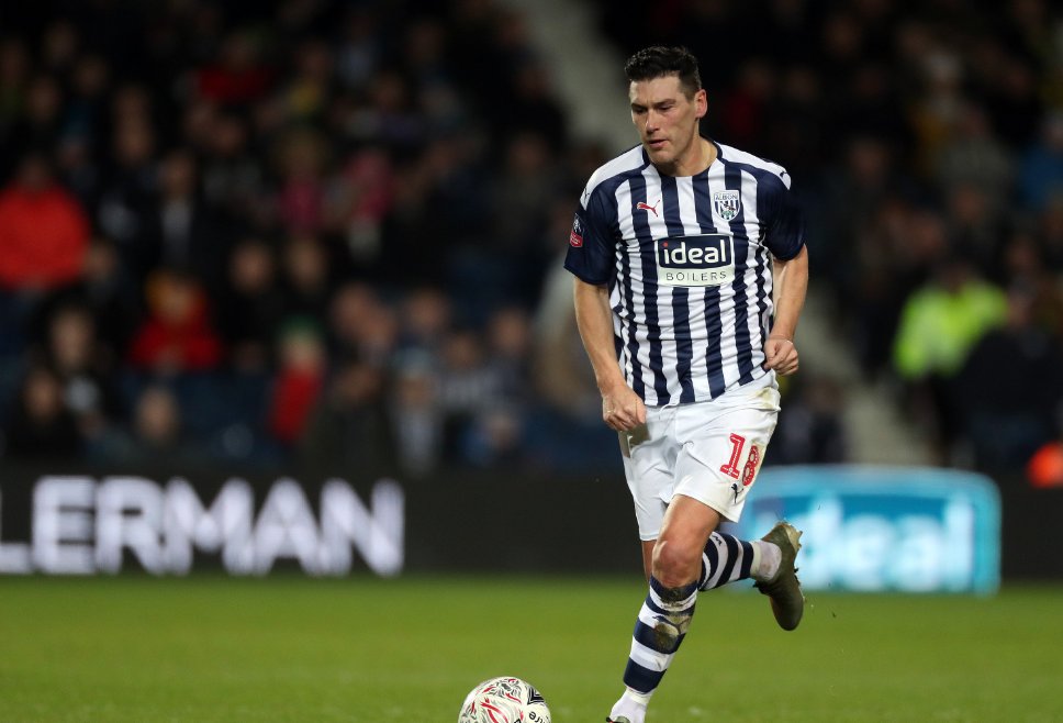 The FA are looking into claims Gareth Barry invested £800,000 into Swindon Town in 2013.

More: bbc.in/3e4G8X1