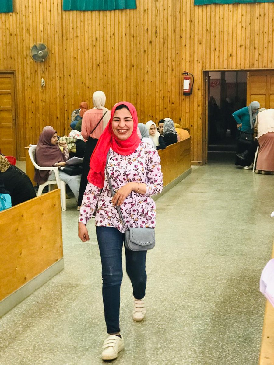 Shosho_Sabry's tweet photo. كنت داخلة الامتحان عادى وبضحك ل الاء طاحون 
@ALaa_Tahoun 😂😂❤ https://t.co/NeOwXQcMuq