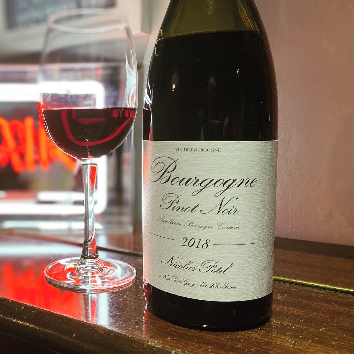 The_Sip_Advisor's tweet photo. Nicolas Potel Bourgogne Pinot Noir. A household name producing top quality wines that made it to be one of the leading wineries in the region. Blackcurrant, strawberry and raspberry rounded off with slight toasty notes and silky tannins. Paired wonderfully with the Duck I cooked https://t.co/ssoMfkUdTM