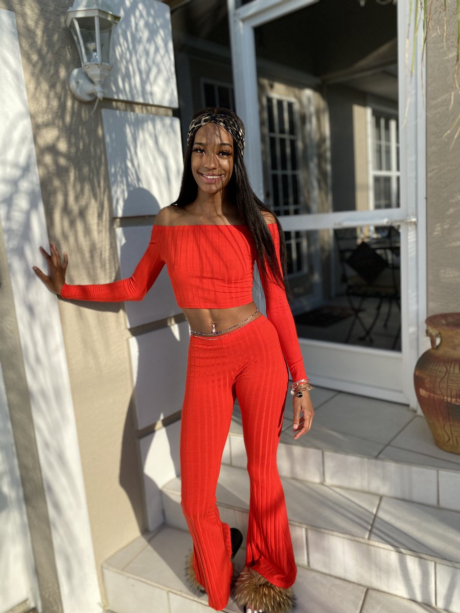 MANIMILLIONS_'s tweet photo. Hottest out but you already knew that🥵 https://t.co/egooRO9uft
