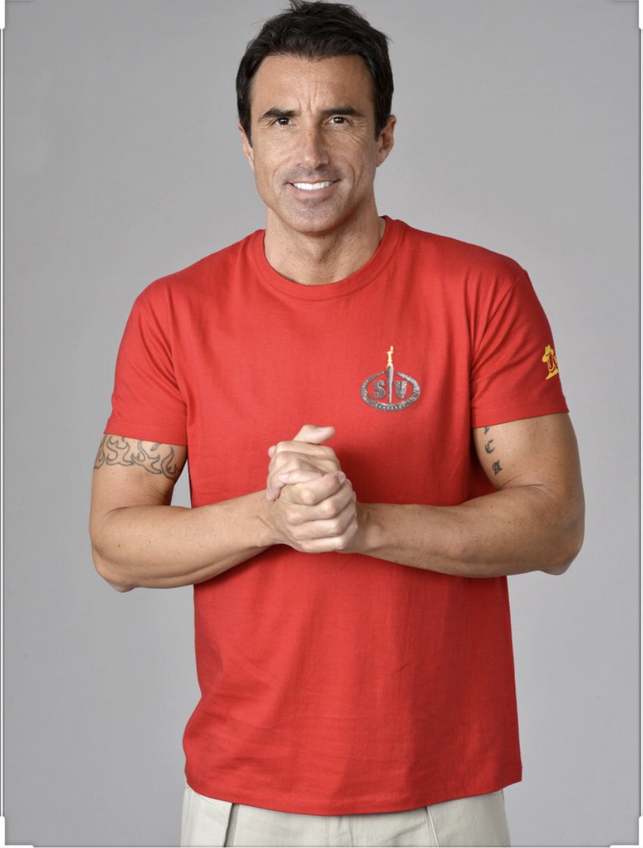 jonlasagaldos's tweet photo. ¿A quién prefieres de ganador? #SVGala14
❤️: Hugo
🔃: Barranco https://t.co/5VuVsvH3oT