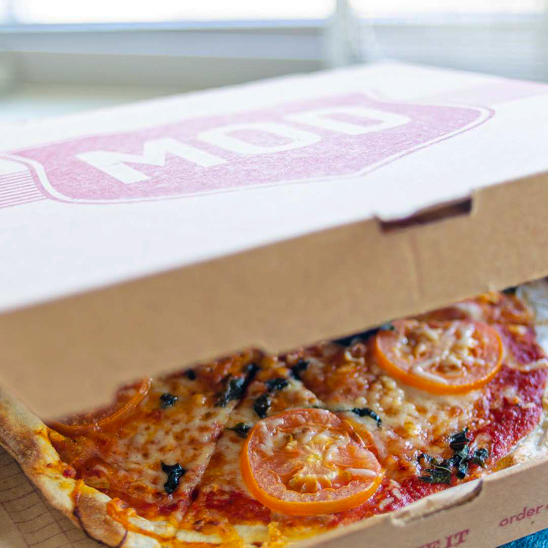 RDPStation's tweet photo. Ah, the smell of a fresh made pizza after a long day’s work. 🍕 Make your Thursday ‘ZA-mazing with a custom or classic pie from @MODPizza, available for curbside pickup &amp; delivery. 🙌 

Photo c/o mercae_ (IG)

https://t.co/hFEbii4A8j https://t.co/112cQyVWCi