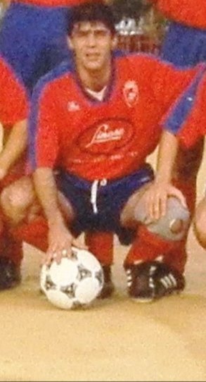 RRealmurcia's tweet photo. #QueFueDe Salva Mejias Después en paralelismo con el Real Murcia se diluyó  al igual que el @realmurciacfsad de la gloria de 1ª al barro de 2ªB y 3ª, con 29 años cayó a 2ªB (Elche) y 3ª (ADTorresCotillas) se reencontró con el Real Murcia enfrentándose en el año 1996. https://t.co/LCWfgRcPOl
