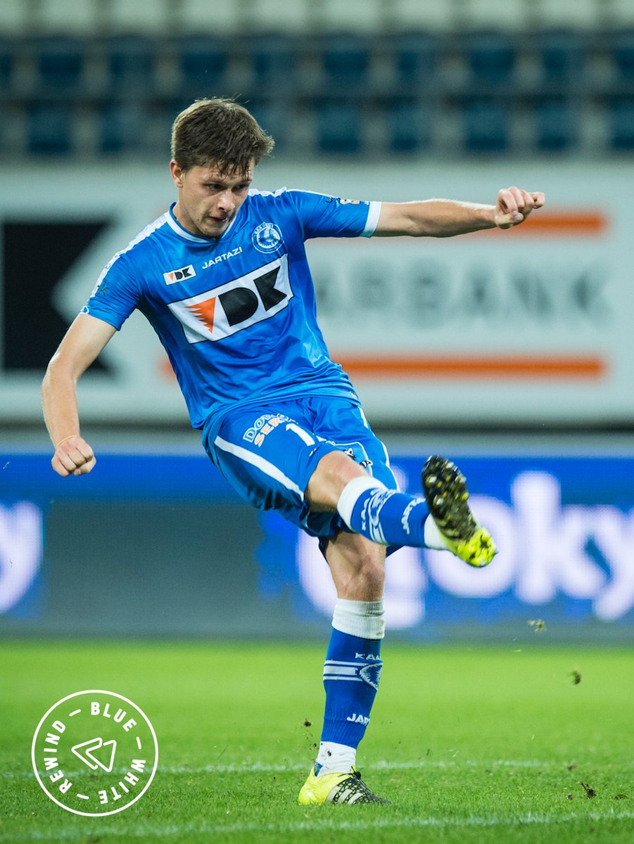 KAAGent's tweet photo. 🔁75' Tweede wissel: goudhaantje @Simon27Moses wordt vervangen door de man van dé assist vorige donderdag @hannesvdb 

📺Kijk live naar onze kampioenenmatch: https://t.co/0sQrM4J1y0
 
#GntSta #BWR10 #BlueWhiteRewind https://t.co/7w5UhY3SZ8