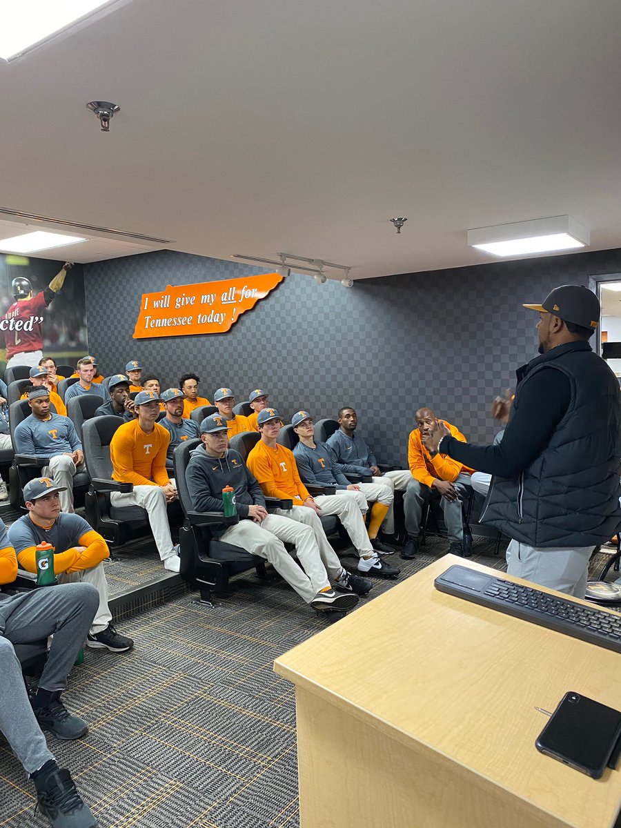 Julio Borbón tweet media