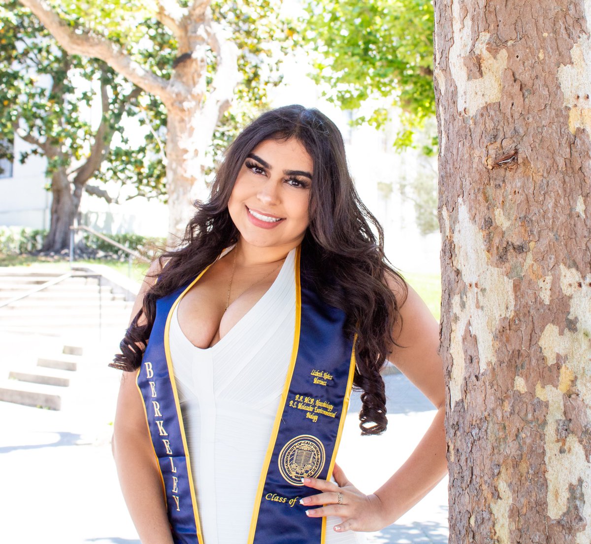 Lizbeth_Nunez's tweet image. Did you know that only 4% of STEM degrees go to Latinas?

And guess what, this undocumented, first-gen Latina is graduating from the #1 public university IN THE WORLD with not 1, but 2 degrees in STEM  (WHILE LOOKING THIS GOOD). My dreams ARE bigger than your borders. #undocugrad