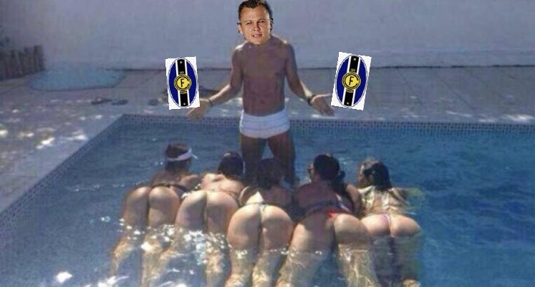 🚨 COMUNICADO OFICIAL🚨

Tras la derrota de cuartos de final y las últimas noticias llegadas el presidente y el entrenador se han reunido para hablar de la continuidad del último. Finalmente, HAY RENOVACIÓN.
Foto de nuestro mister celebrando la renovación con trofeos en las manos