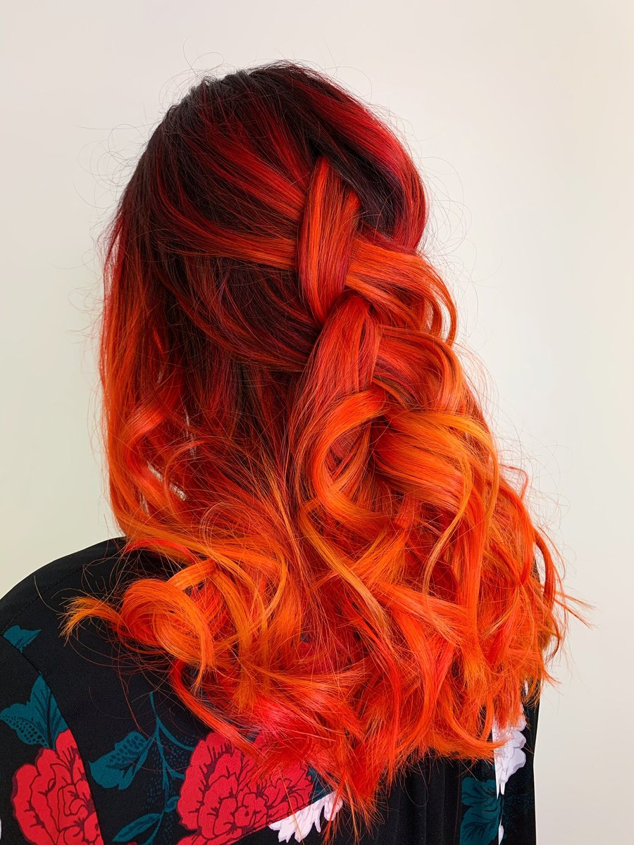 rooneyizzy's tweet photo. Hey yall just droppin this here to let you know I have some openings coming up so DM me to get your post quarantine hair appt booked 🤩 https://t.co/QzQ8JxKOkq
