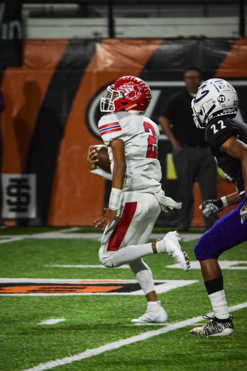 donavon_estrada's tweet photo. Go Dawgs! https://t.co/3IJKgkYAay
