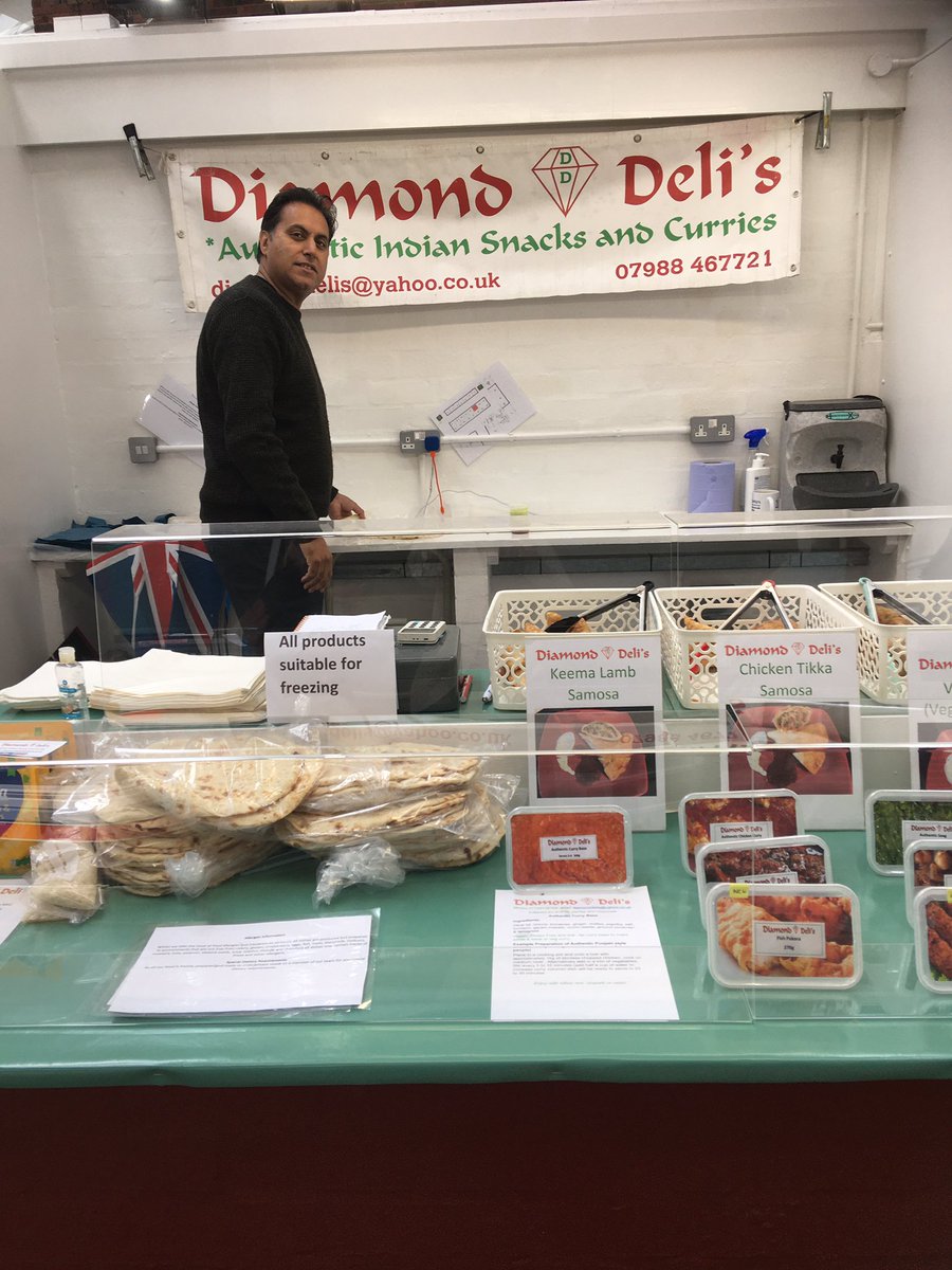 DeliDiamond's tweet photo. @allaboutnewport tomorrow and Saturday @newportshrop market authentic samosas,  pakoras , curry, rice and naan options. Plus lots of lovely locals selling a variety of fruit, veg, meat, sweet items and fresh fish. https://t.co/HeqD4Z8pxU