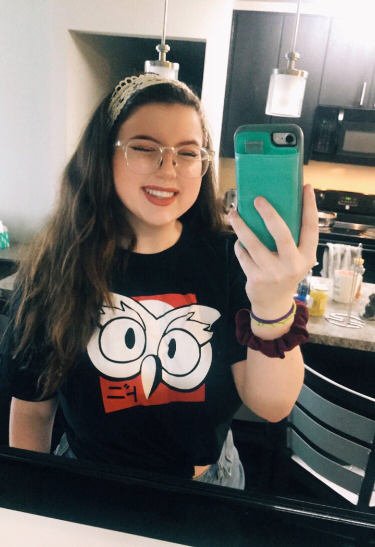 DaniDMCC's tweet image. if you’re gonna be inside, might as well be wearing @DoniBobes merch 🤪