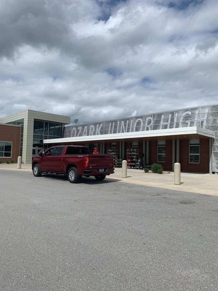 Amanda Sooter, Ed.D. (@draporter) on Twitter photo OJH student item pickup and drop off is until 6 pm today and resumes from 8-12 tomorrow. Don’t forget your library books! <a href="/OzarkTigers/">Ozark Schools</a> @OzarkJRHigh OJH student item pickup and drop off is until 6 pm today and resumes from 8-12 tomorrow. Don’t forget your library books! <a href="/OzarkTigers/">Ozark Schools</a> @OzarkJRHigh