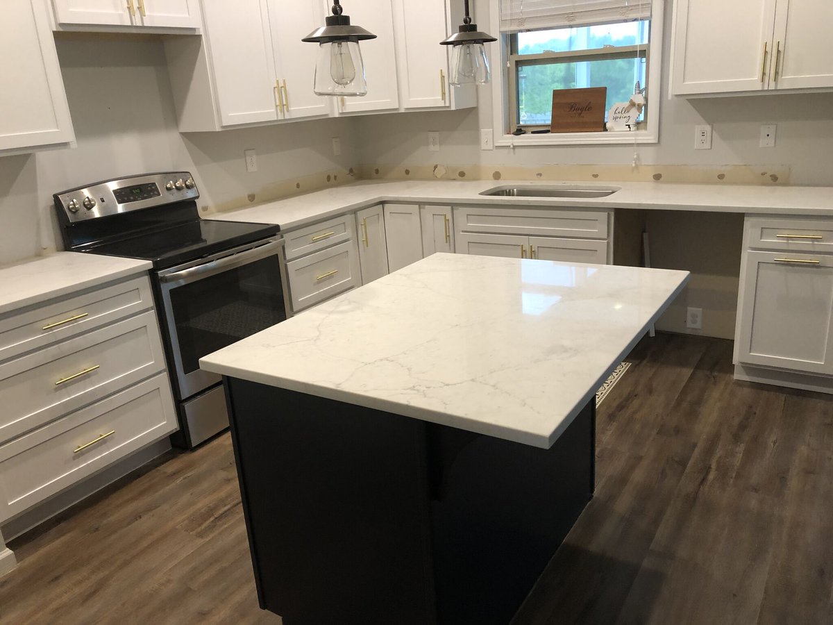 ecg_upstate's tweet photo. This MSI Mara Blanca quartz is stunning! What a timeless material to fit just about any kitchen theme and design. https://t.co/veYkZZwhLs