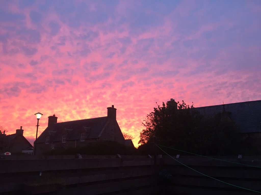 OldEmbo's tweet photo. Beautiful sky in embo tonight https://t.co/LcnfDGaQ3X