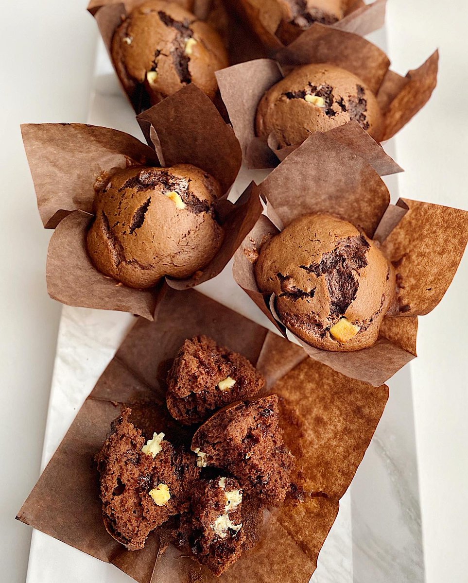 dateconnoisseur's tweet photo. Double chocolate chunk muffins 😍 #iftardiaries https://t.co/VyXVNjrpXX