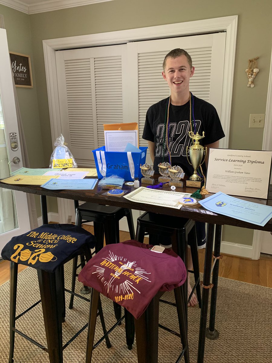 PrincipalBrown1's tweet photo. @MidCollegeUNCG Class President, Graham Yates is taking it all in!  Thanks for your service sir! https://t.co/f7o8DTBq4x