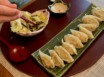 ClassMusubi's tweet image. My guest couple was from Germany and Holland,  beautiful performing artists and another people attracted by our comfort food, Ramen &amp;amp; Gyoza.  #food #japanesefood #japanesecooking #japanese #washoku #cooking #cookingclass #recipe #sushi #japaneserecipe japanese-cooking-class-tokyo.com/2020/05/21/por…