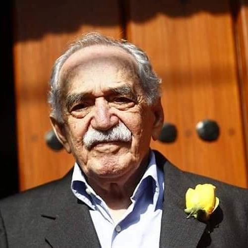 'Era inevitable: el olor de las almendras amargas le recordaba siempre el destino de los amores contrariados'. Gabriel García Márquez
