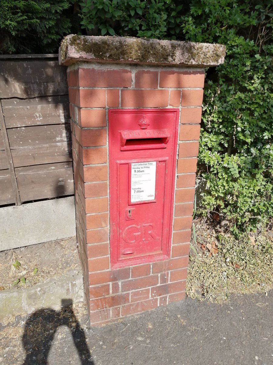 Furytingar's tweet photo. More #postboxbingo today.. A few older ones on Styal Road, between Gatley and Heald Green, and my 2nd Ed VII in Davenport - a regular run route for @davenportrunner group runs #teamdpr https://t.co/YFnT1aGvSu