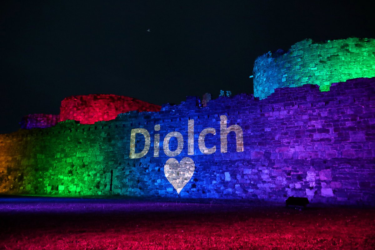 Stunning @BeaumarisCastle is the latest North Wales landmark to be illuminate to thank our key workers. <a href="/northwaleslive/">North Wales Live</a> <a href="/cadwwales/">Cadw</a> <a href="/AngleseyScMedia/">Anglesey socialmedia</a> <a href="/VisitAnglesey/">Visit Anglesey</a>  #photography #photojournalism #beaumaris #beaumariscastle
