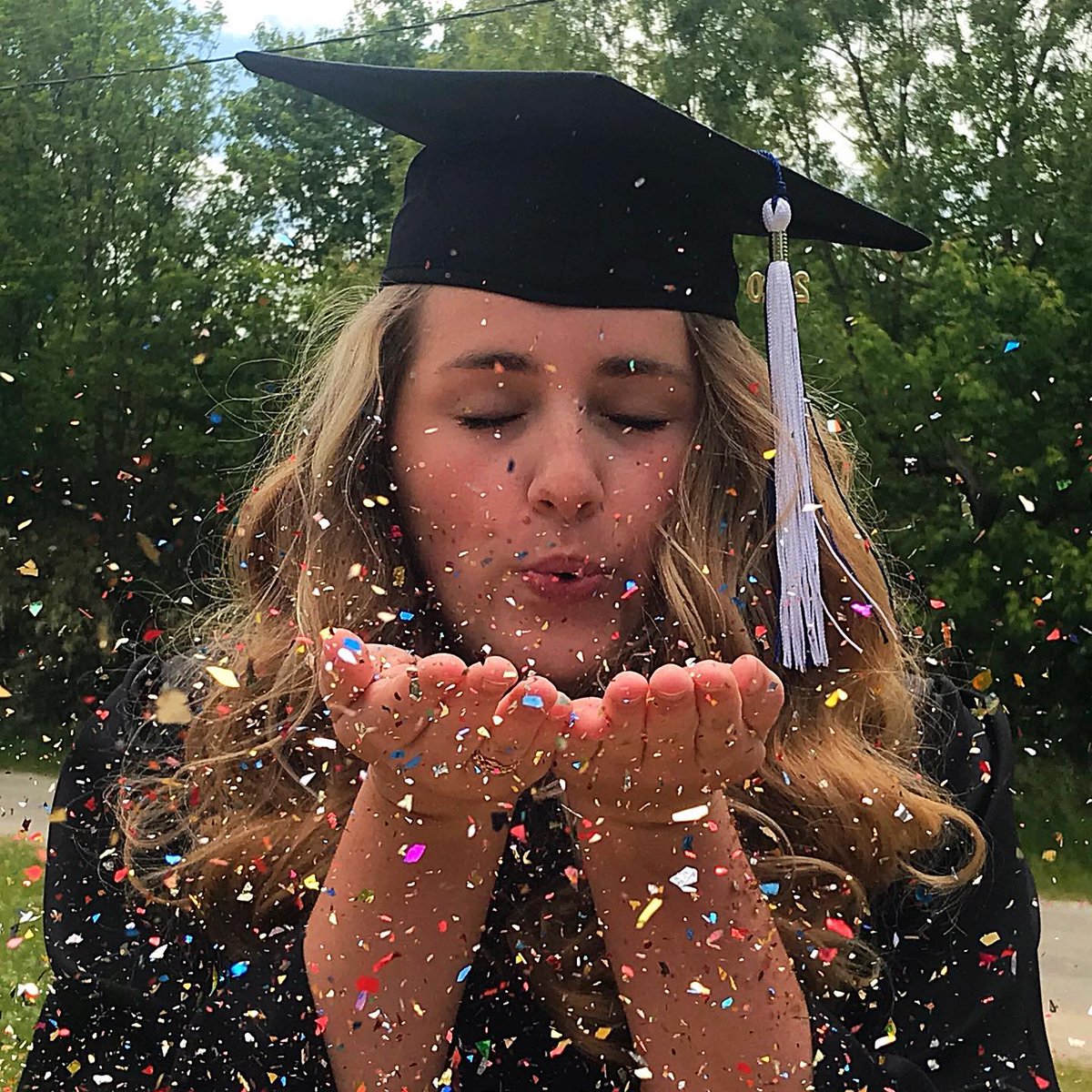 UDubuque's tweet photo. #TBT to our three virtual commencements last Saturday. The Class of 2020 deserves another round of applause. 👏🎓💙 #2020UDgrad #UDSpartanNation #proUD https://t.co/NTeo3gmPJi