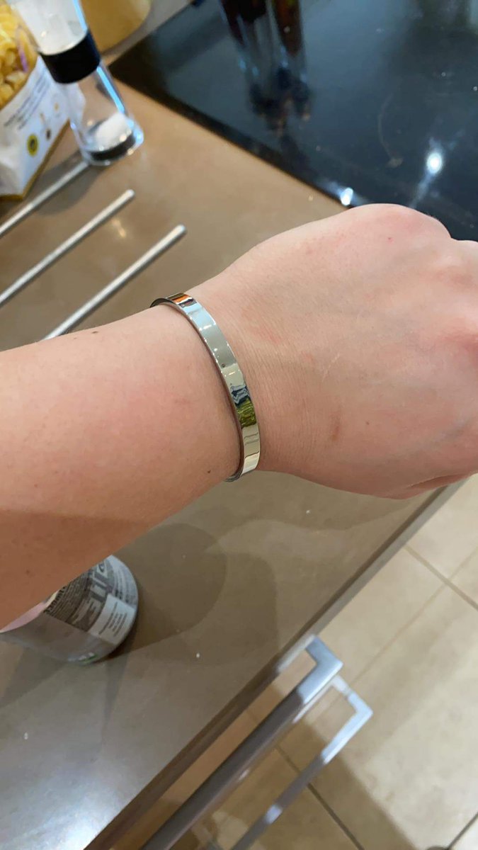 My kindness for today:
Technically I did these both yesterday but the effects only happened today
I bought myself an inspirational ring and my best friend a bracelet that I had sent to her
#MentalHealthAwarenessWeek2020 #YCKindnessChallenge #BeKind