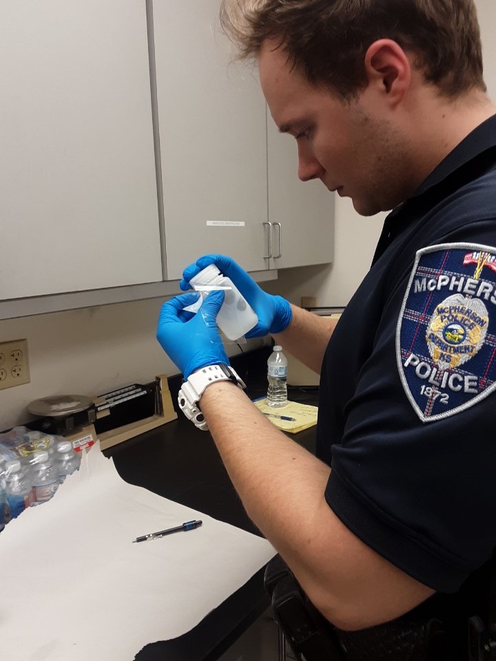 McPhersonPD's tweet photo. Tuesday and Wednesday of this week, Detective Sergeant Ayeshah Munden provided training to Officer Blane Janssen on Crime Scene Investigation (CSI), CSI Photography, Interview & Interrogation, Evidence and the Department Lab.
#CSITraining #McphersonProuD https://t.co/n8vq9bCzmH
