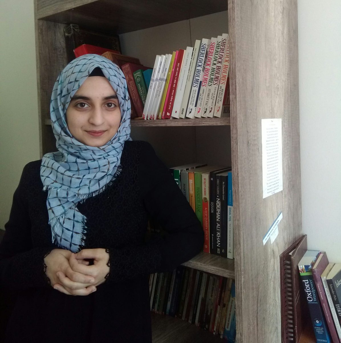 Tatvanmem's tweet photo. Antalya Neriman Erol Yılmaz Sosyal Bilimler lisesi tarafından Türkiye geneli yapılan şiir yazma yarışmasında Tatvan Fen Lisesi öğrencisi Merve OKUTAN Türkiye birincisi olmuştur. Emeği geçen Okul İdarecisi, Öğretmenleri ve
Öğrencimizi tebrik ediyor başarıların devamını diliyoruz. https://t.co/WbNfojGuOO