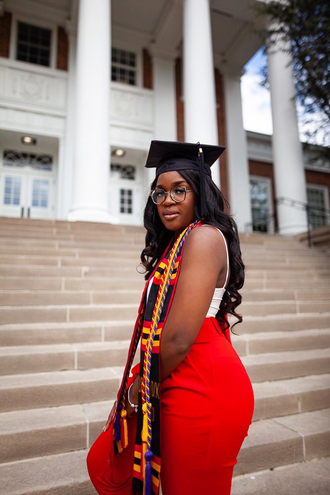 kristinuh__'s tweet image. I came in as a Biology major finishing my first year with a 2.5, flipped the switch and I’m walking out graduating Cum Laude with a B.A. in Communication and a Minor in Spanish. From NY to MD, I did it! 

#UMDGrad #ClassOf2020 #BlackGrad #LatinaGrad