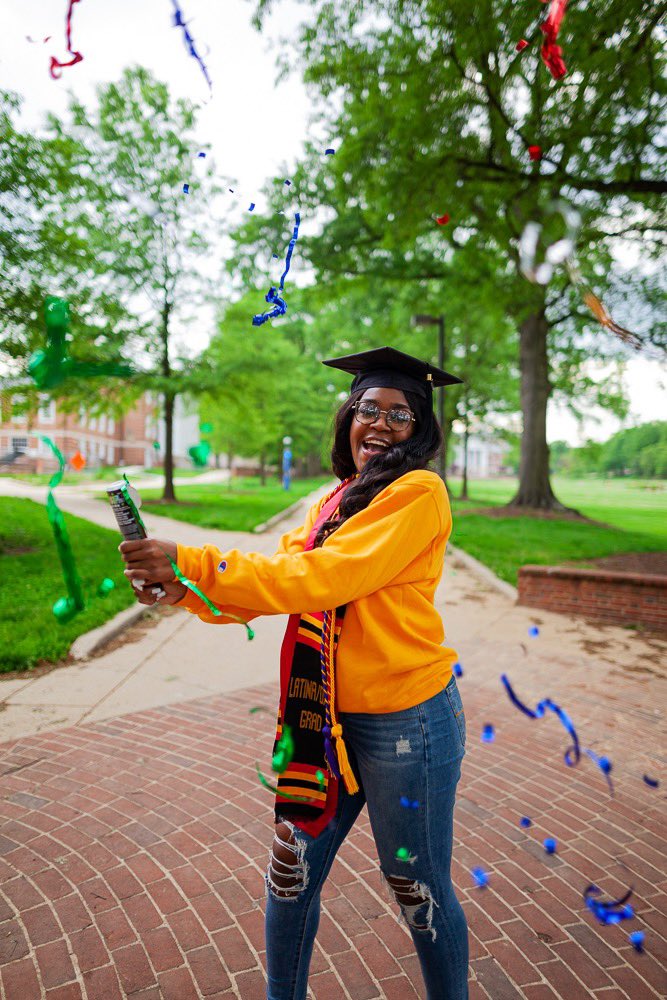 kristinuh__'s tweet image. I came in as a Biology major finishing my first year with a 2.5, flipped the switch and I’m walking out graduating Cum Laude with a B.A. in Communication and a Minor in Spanish. From NY to MD, I did it! 

#UMDGrad #ClassOf2020 #BlackGrad #LatinaGrad