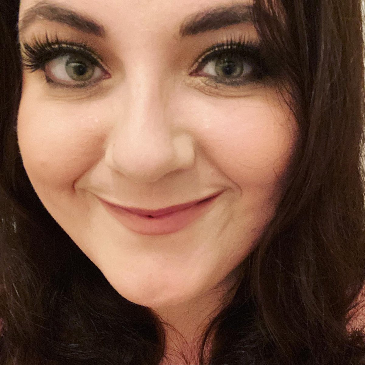donnablakey's tweet photo. Did another #makeupface this time with Urban Decay’s Gwen Stefani palette. But I ruined it with lashes and look like a Who from Whoville 😂 https://t.co/4UA8Jj1OAV