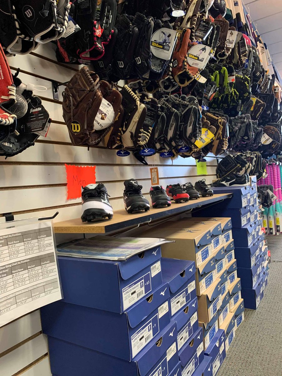 playitagaingf's tweet photo. We got baseball and Softball gear. Stop in today #everybodyplays  #playitagaingf  #webuyused https://t.co/AzfpnD39TJ