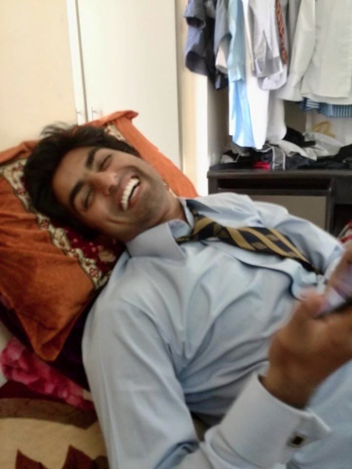 RafiqueKhokhar's tweet photo. For CSS aspirants:
This is 2014 when my buddy from Larkana Touheed Memon came to know that he has topped #CSS exam in Sindh &amp; got allocated to PSP. These are his moments of uncontrollable excitement when he saw the result.This is how success feels. See the taste &amp; joy of success! https://t.co/Wu6v39GSnH
