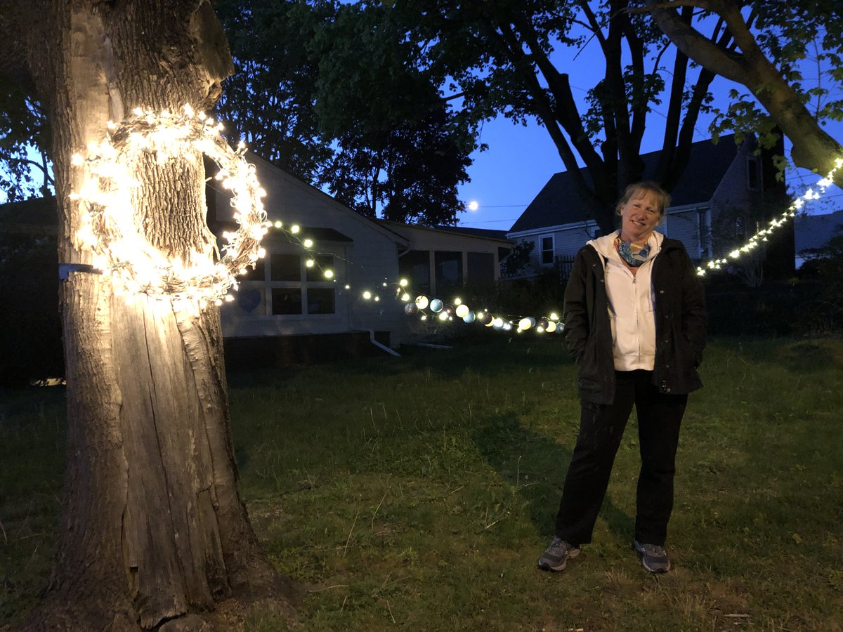 Shining bright to celebrate our SK 2020 graduating seniors, with my sister! Even the moon was in full bloom! 💙💙💙#SKpride #SKcelebrateourseniors #rebelsriseup