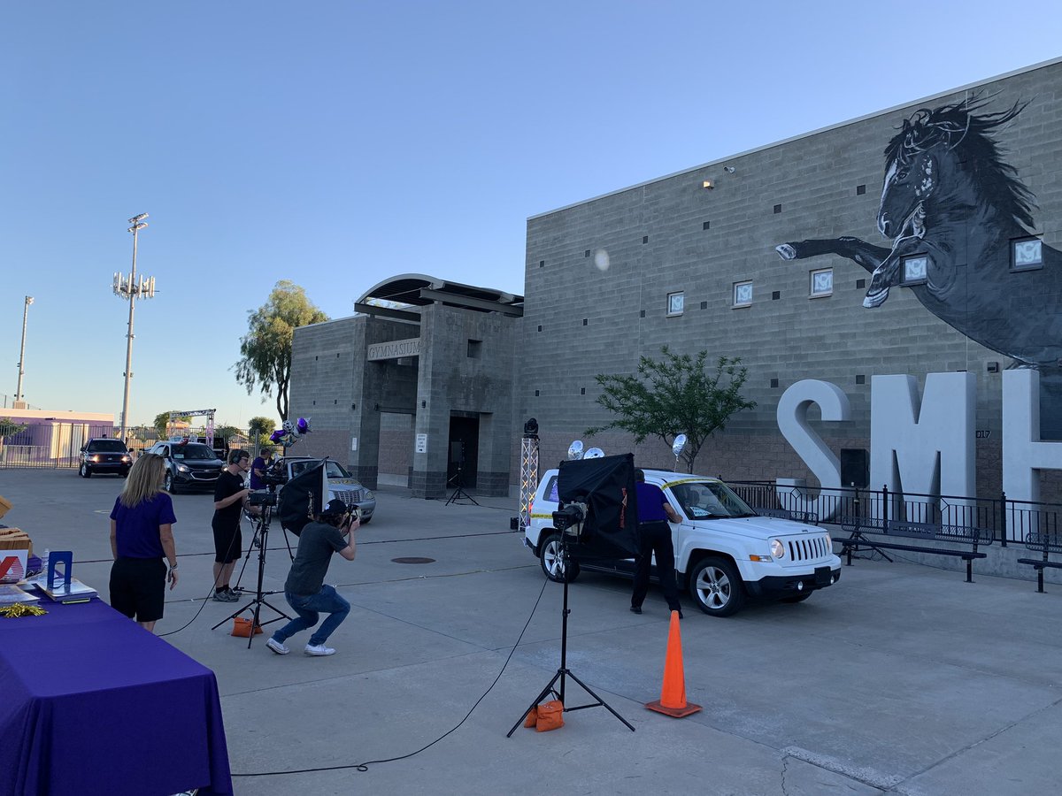 caunderhillaz's tweet photo. Congrats to the first half of the SMHS 2020 Senior Class! You did it and we are proud of you! Thanks to all for a fun and memorable event! Looking forward to round 2 with our son tomorrow! @PeoriaUnified11 @SunriseMustangs https://t.co/N6udoRhqYd