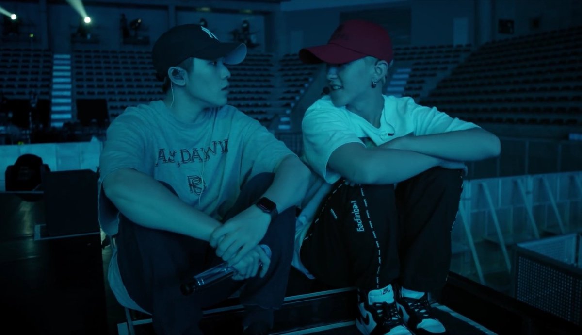 "เธอ​ เป็นแฟนกันปะ"
"ห้ะ"