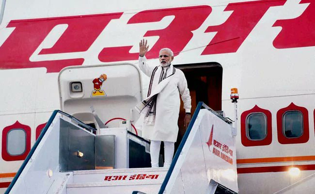 PratidhvaniNews's tweet image. Prime Minister Narendra Modi leaves from Delhi for West Bengal to take stock of the situation in the wake of #CycloneAmphan. He will conduct aerial surveys and take part in review meetings later today. PM Modi will also visit Odisha later today. 
#CycloneAmphanUpdate
