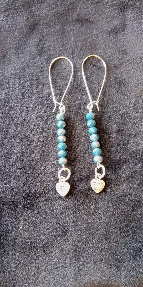 miabelessa's tweet photo. Hermosos y sutiles pero con mucho brillo ✨
#aros #bisuteria #hechoamano #mostacilla #cristales https://t.co/N0BlxIZwno