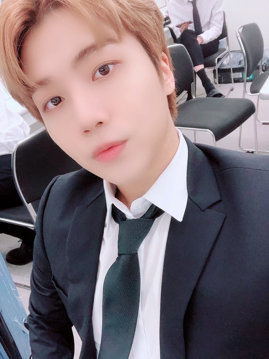 D-541- "Suits me?" This was your tweet with this photo last year and its was soo lame but it works  anyway, how was the weather there? Its so hot hereI hope you have a good day today. Dont skip your meal jinho i love you  #Pentagon  #Jinho  #펜타곤  #진호