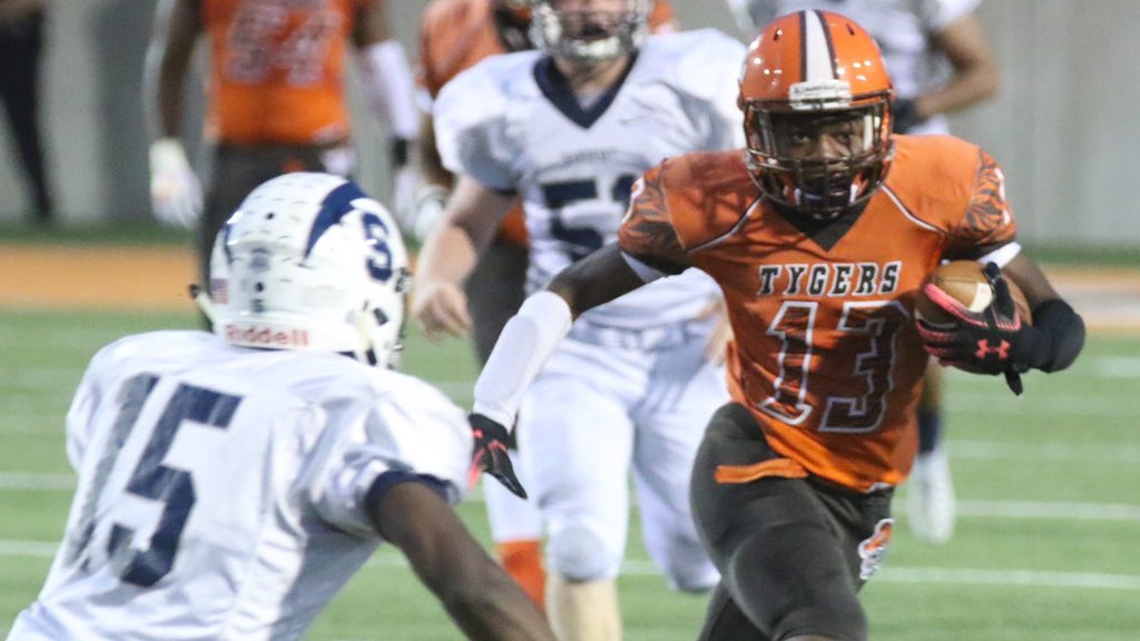 Aveon Grose currently has offers from The University of Cincinnati, The University of Pittsburgh, The University of Toledo, and The University of Akron. Big things coming from this Tyger.