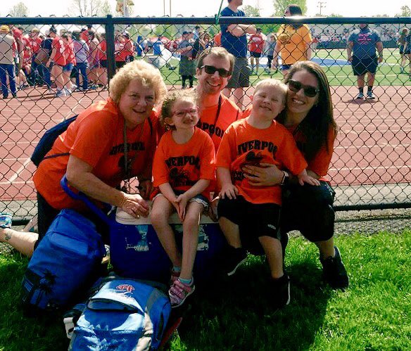 AlyssaCristaldi's tweet photo. Warrior Pride🧡💙 #teamMRE https://t.co/w4qDbntNa2
