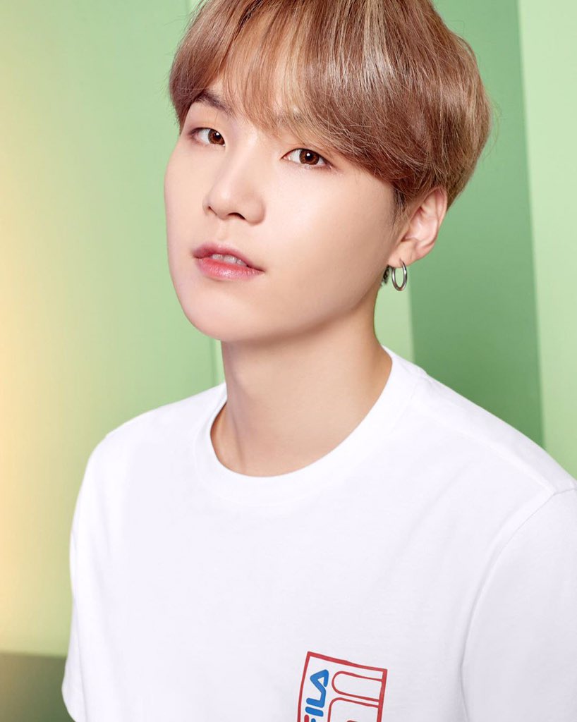 ArmyDoriw's tweet photo. #AGUSTD2ISCOMING #AGUSTD2 #AgustD #AgustDiscoming #suga #SUGA #bts #iran #tweet 🇮🇷🔥 https://t.co/mrjHOUB1J2