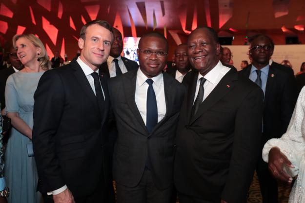 Lejecos1's tweet photo. France-Umoa : Retour sur l’historique des négociations qui ont abouti à l’accord qui met fin au Franc CFA #kebetu #kpakpatoya #UEMOA #France @FranceoSenegal #FCFA  https://t.co/UChnHYSzzG https://t.co/Mi6TI5zPH3