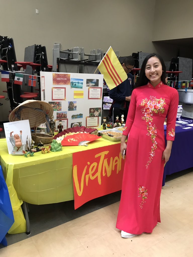 TeacherTman's tweet photo. Throwin it back to the Hall & Oates days for throwback Thursday: virtual spirit day 4! And if that’s too far for y’all- I’m throwing it back to hosting our first culture fair last year. So much fun, great people & food- cant wait to do it again! #titansallin @anhsstudentgov https://t.co/l856LDmAp7