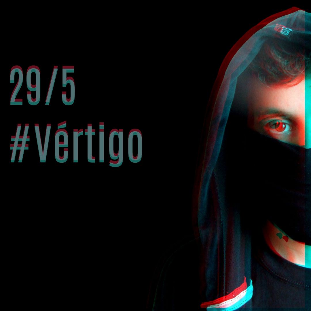 tunisoifer's tweet photo. "Llevo el corazón en una mano y lo entregaré" #Vértigo https://t.co/Ni5dKap4S8