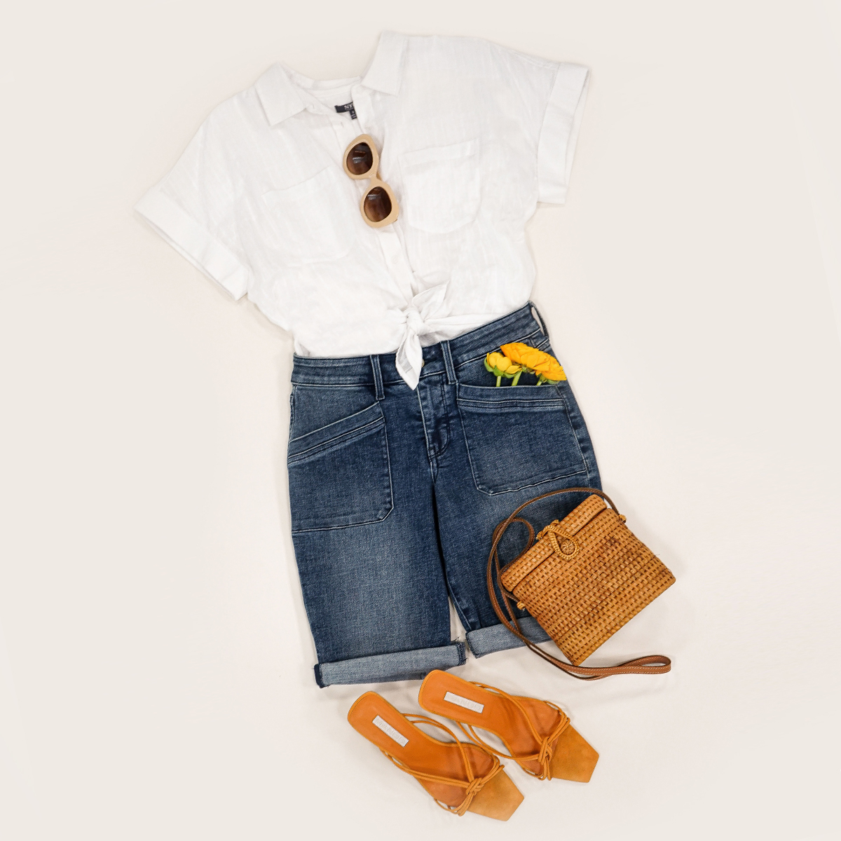 We love that it's getting warmer and it's time for our denim to get shorter. 🕶️☀️