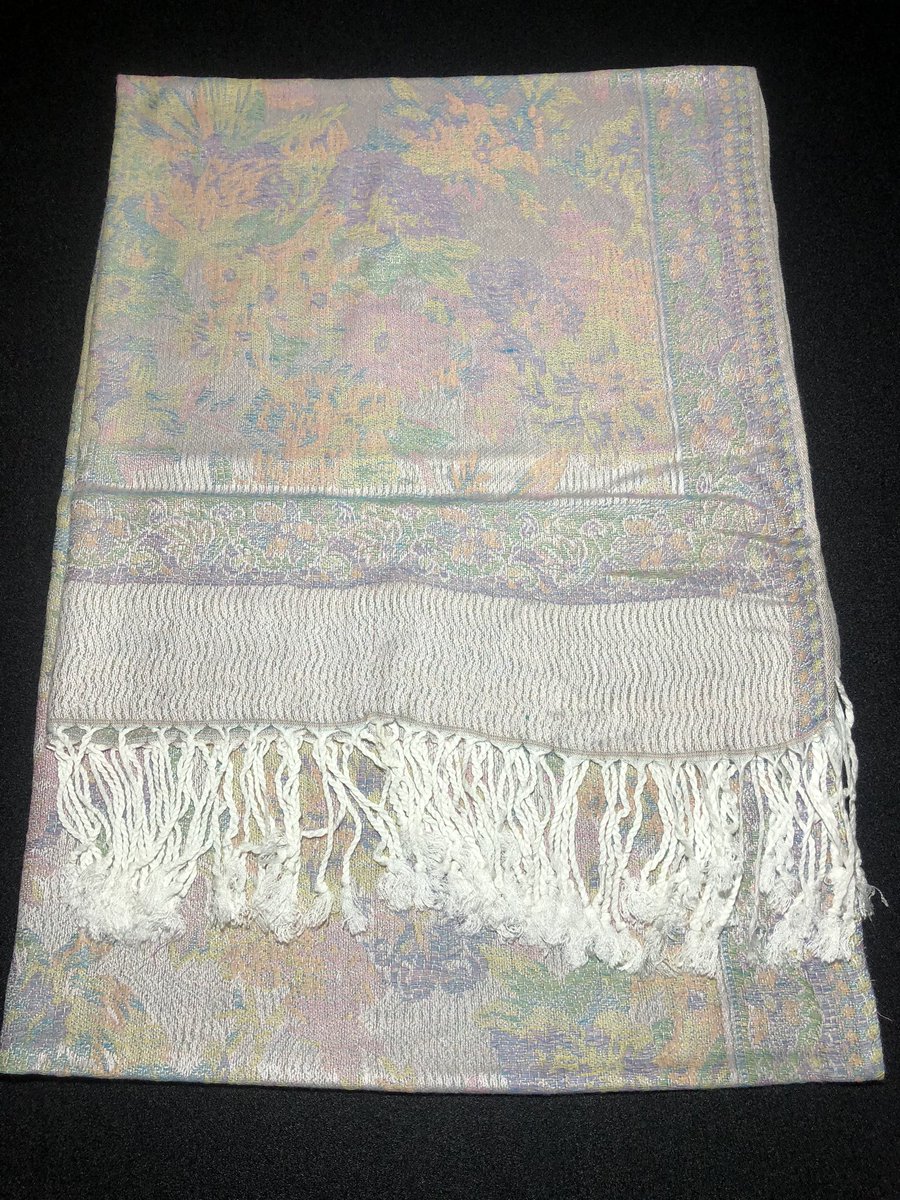 PashminaPlug's tweet photo. 🚨 Pashmina Giveaway 🚨 

If you’d like to enter to win this beautiful White/Opal pashmina all you have to do is: 

•Like and RT

•Be following this account! 

•Tag a friend you can’t wait to see at the first show back! 

Choosing the winner this Sunday ❤️
Good luck! https://t.co/3y8WYFwXFB