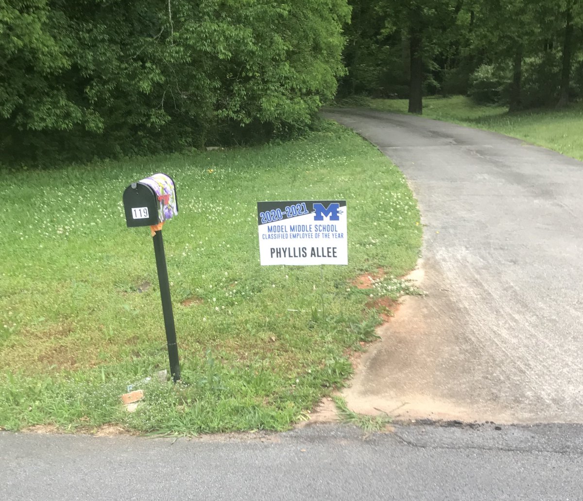 MMSbluedevils1's tweet photo. So blessed to have Jody Quarles and Phyllis Allee at MMS!! #wearemodel #164 @FloydCoSchools Floyd County Schools, Georgia https://t.co/IM487WGsXG
